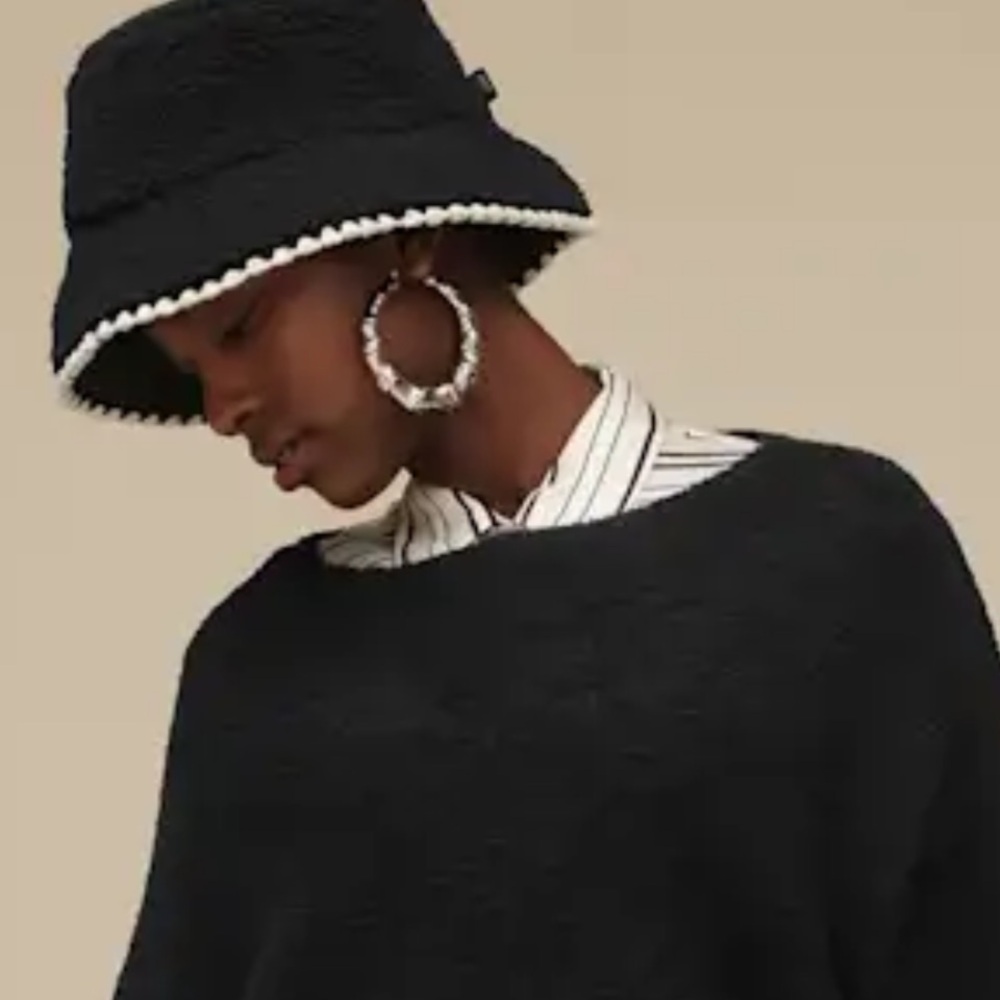 Brand new UGG Black Bucket Hat with White scalloped Edges